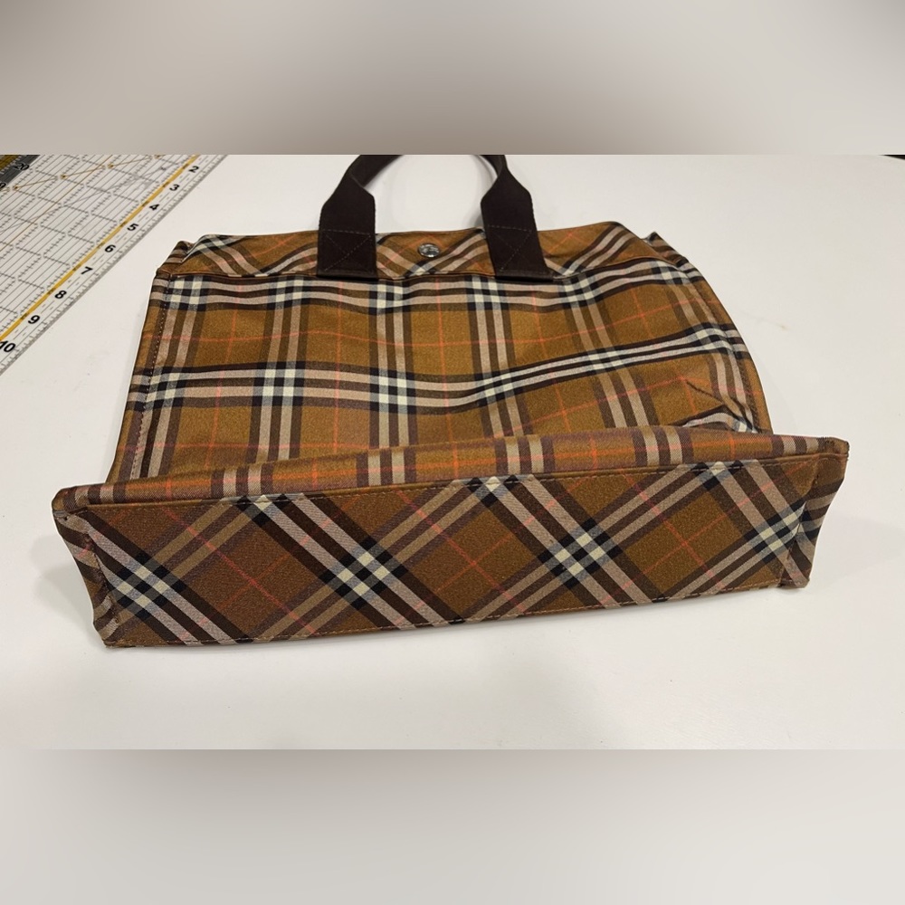 Burberry Tote - Picture 3 of 10